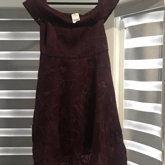 Le chateau Lace off the shoulder high low dress - Picture 3 of 3